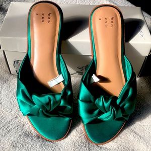 Knotted satin sandal